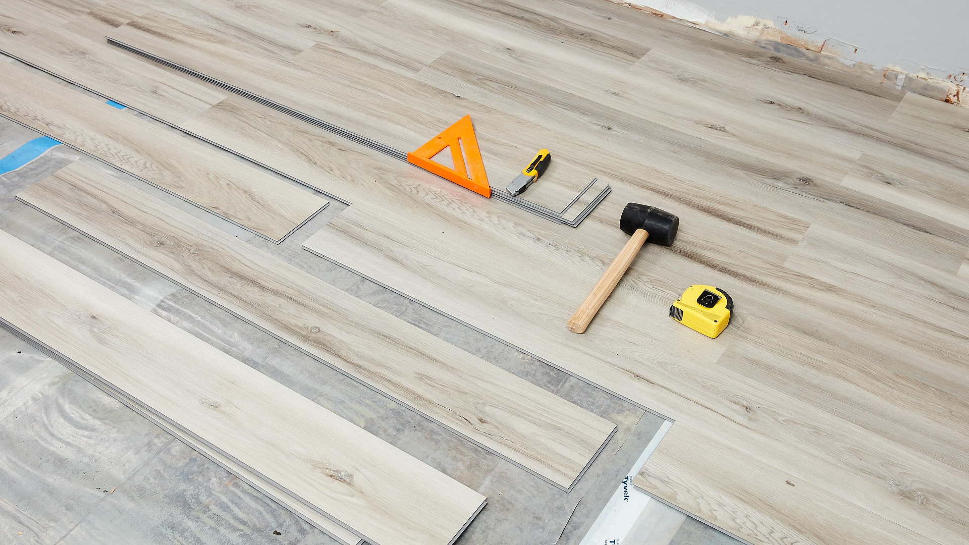 LVP flooring in Kingman, AZ, offering stylish, durable, and water-resistant flooring options for homes with easy maintenance and expert installation.